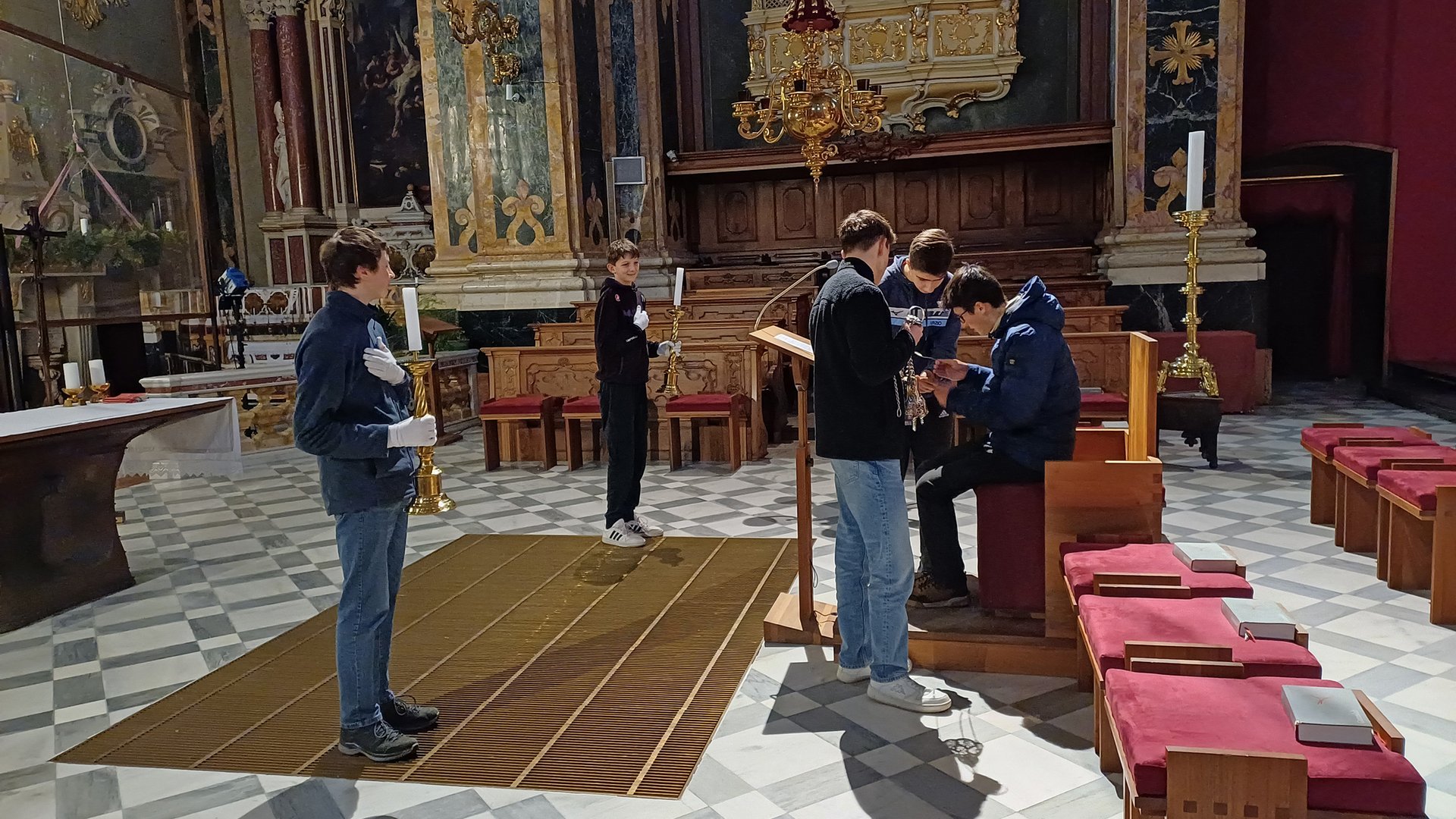 Vinzentiner Rorate-Ministranten 2024 Vinzentiner Rorate-Ministranten 2024